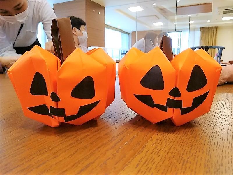 折り紙で作るハロウィン立体かぼちゃ グレイプス川崎新町 ツクイ サンフォレスト川崎新町 サービス付き高齢者向け住宅 介護のことならツクイ