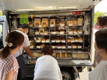 移動パン屋 Essen グランドマスト横浜鴨居 ツクイ横浜鴨居 サービス付き高齢者向け住宅 介護のことならツクイ