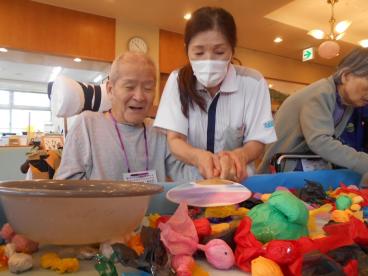 サンシャイン祭り 金魚すくい 射的編 ツクイ サンシャイン三浦 介護付有料老人ホーム 介護のことならツクイ サンシャイン祭り 金魚すくい 射的編 ツクイ サンシャイン三浦 介護付有料老人ホーム 介護のことならツクイ