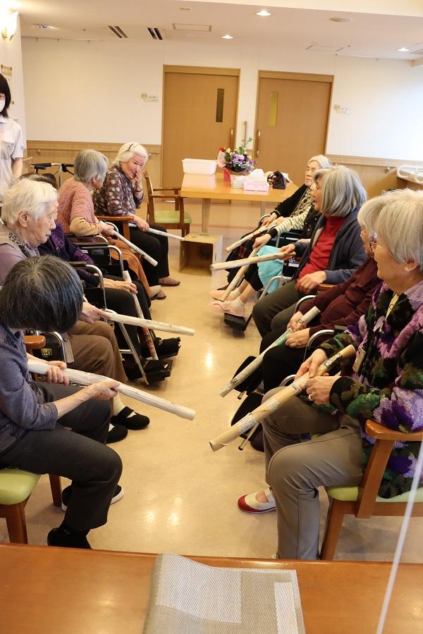 棒サッカーで楽しみました|ツクイ・サンシャイン仙台|介護付有料老人ホーム| 介護のことならツクイ