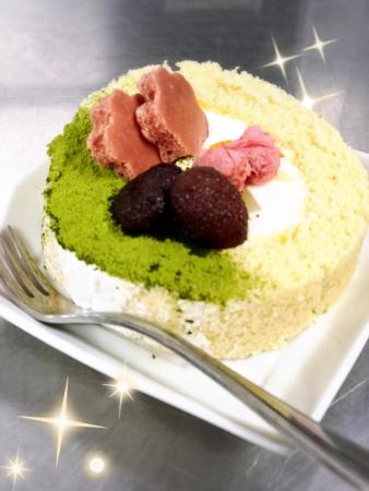 誕生日ケーキ 4月は 和風ロールケーキ ツクイ サンシャイン町田西館 介護付有料老人ホーム 介護のことならツクイ 誕生日ケーキ 4月は 和風ロールケーキ ツクイ サンシャイン町田西館 介護付有料老人ホーム 介護のことならツクイ