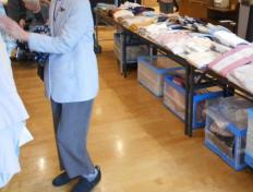 ユニクロ移動販売会 ツクイ サンシャイン成城 介護付有料老人ホーム 介護のことならツクイ ユニクロ移動販売会 ツクイ サンシャイン成城 介護付有料老人ホーム 介護のことならツクイ