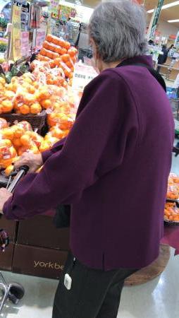 お買い物に出かけました ツクイ サンシャイン郡山 介護付有料老人ホーム 介護のことならツクイ お買い物に出かけました ツクイ サンシャイン郡山 介護付有料老人ホーム 介護のことならツクイ