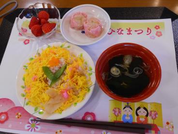 ひなまつりランチ スイーツ ツクイ サンシャイン御殿場 介護付有料老人ホーム 介護のことならツクイ ひなまつりランチ スイーツ ツクイ サンシャイン御殿場 介護付有料老人ホーム 介護のことならツクイ