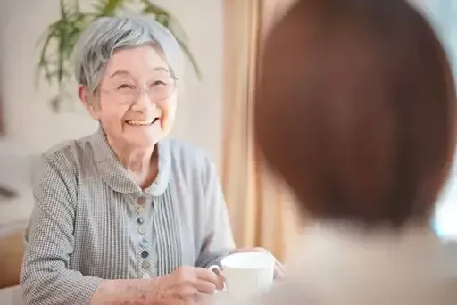 お客様と介護スタッフ